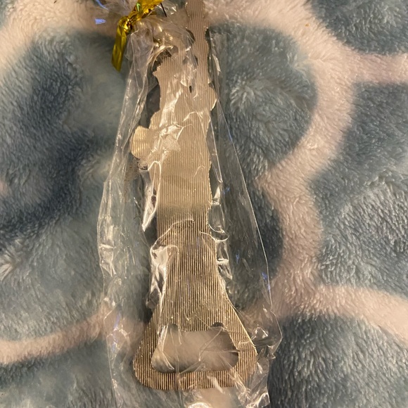 Free w/ Purchase Lady Liberty 🗽 Keychain & Bottle Opener - Picture 2 of 4